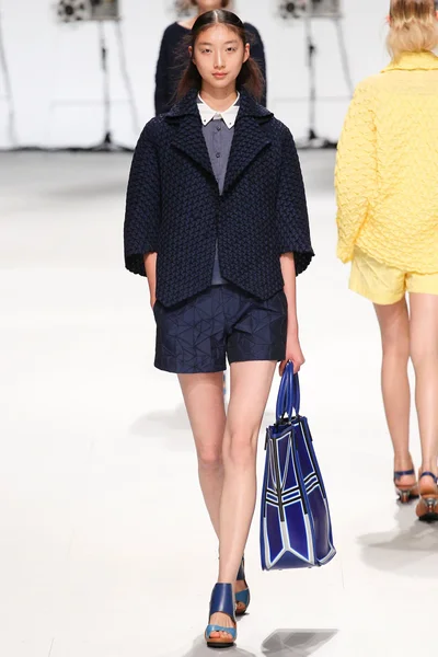 Look 24